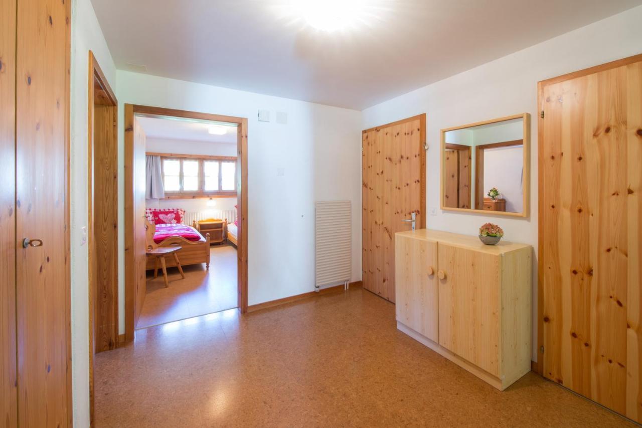 Ferienwohnungen Muntschi Andeer Cameră foto