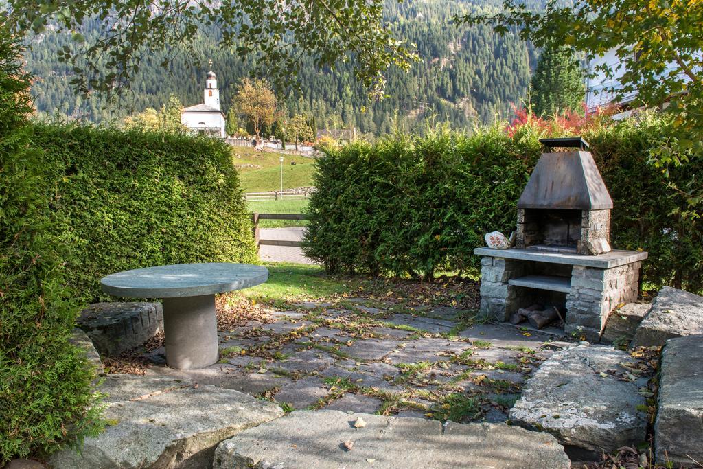 Ferienwohnungen Muntschi Andeer Exterior foto