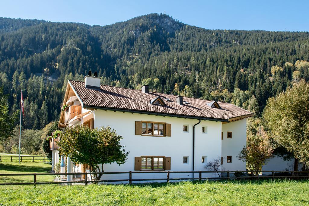 Ferienwohnungen Muntschi Andeer Exterior foto